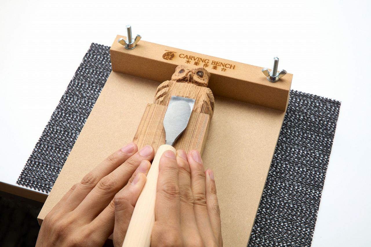 一台三役！】立体制作用に特化した作業台・カービングベンチ