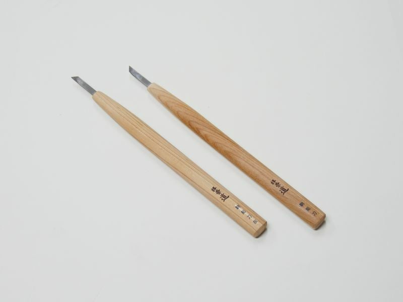 木彫に最適な彫刻刀を揃えております。